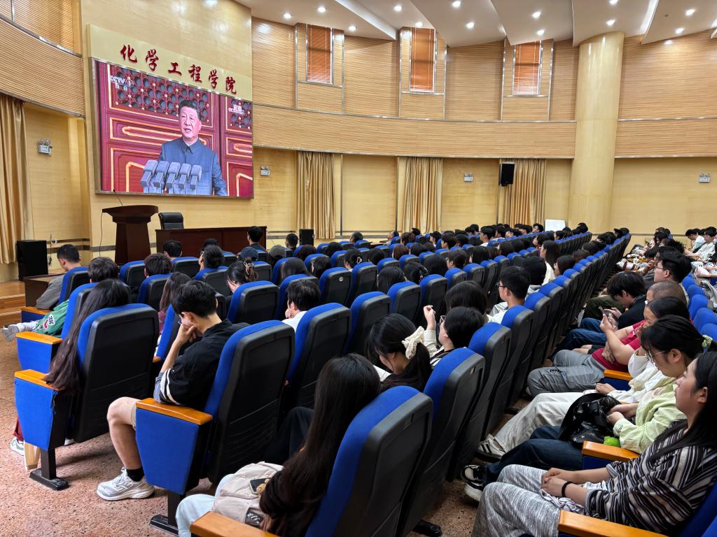 捕鱼游戏赚钱
组织师生观看纪念中国人民抗日战争暨世界反法西斯战争胜利80周年大会盛况